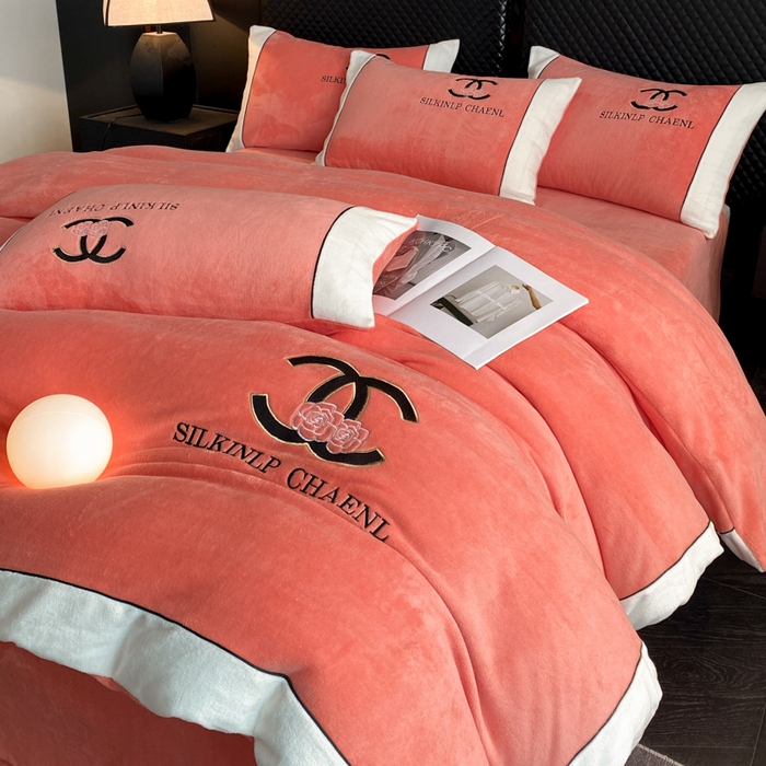 91家纺网 家纺一手货源 找家纺 绒世界 2025秋冬小香风香奈系列牛奶绒四件套 爱马仕橙