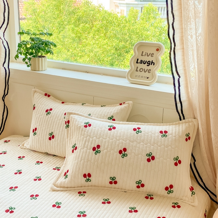 91家纺网 家纺一手货源 找家纺 尚美 2025新款豆豆绒牛奶绒大花边床盖四件套-系列2（床盖花边随机） 莓樱