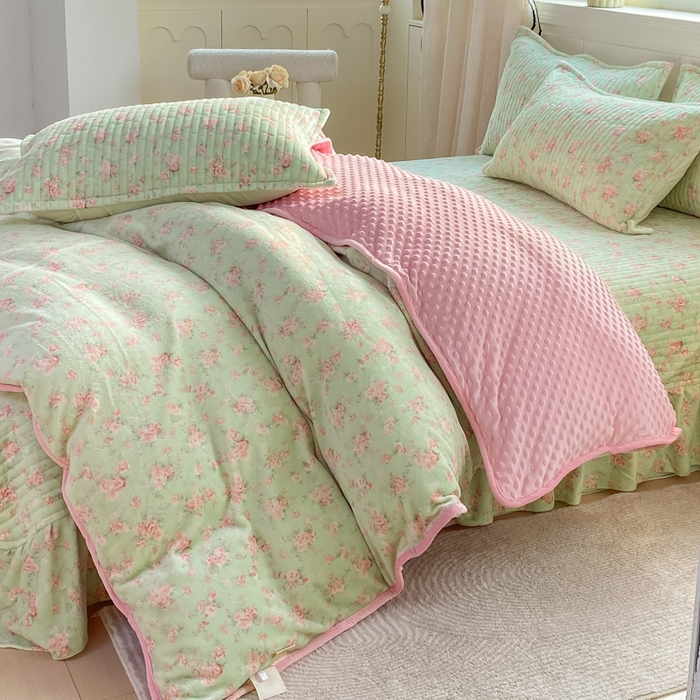 91家纺网 家纺一手货源 找家纺 尚美 2025新款豆豆绒牛奶绒大花边床盖四件套-系列2（床盖花边随机） 梅野