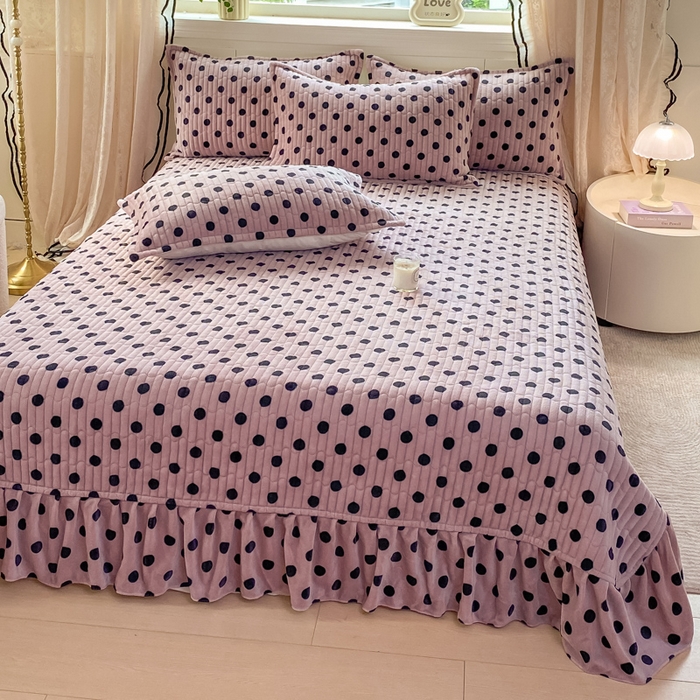 91家纺网 家纺一手货源 找家纺 尚美 2025新款豆豆绒牛奶绒大花边床盖四件套-系列2（床盖花边随机） 肉色波点