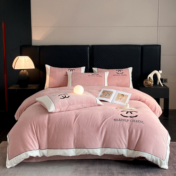 绒世界 2025秋冬小香风香奈系列牛奶绒四件套 蜜桃粉