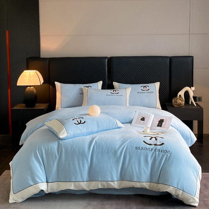 绒世界 2025秋冬小香风香奈系列牛奶绒四件套 秋波蓝