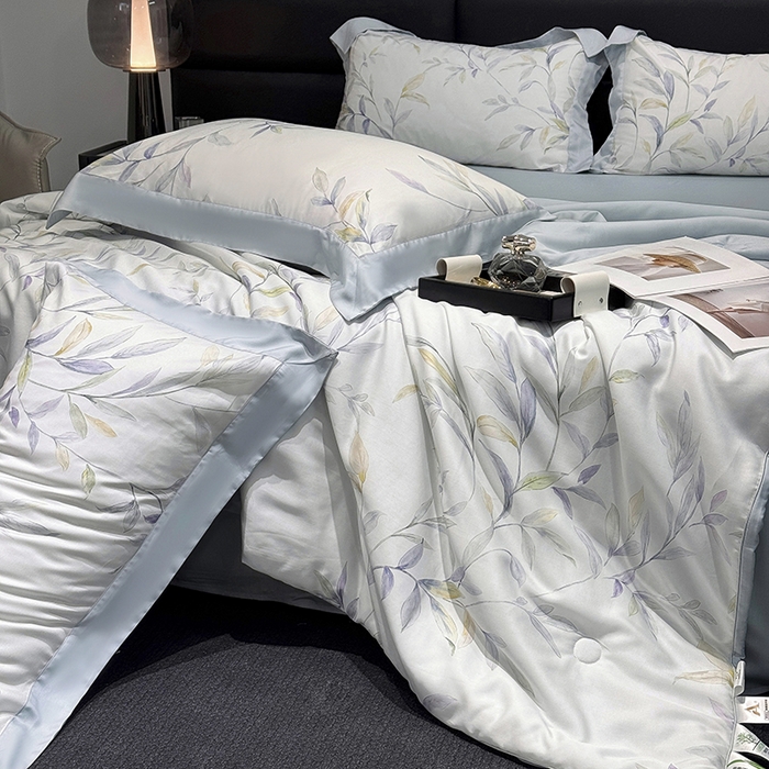 91家纺网 家纺一手货源 找家纺 梵克保罗 2025春夏新款莱赛尔天丝夏被嵌绳款数码印花单夏被夏被四件套单床笠单床单款 春晓雨梦