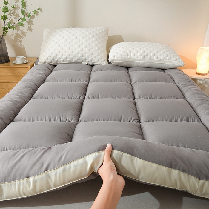 91家纺网 家纺一手货源 找家纺 预言家纺 2025新款黄边立体床垫床褥系列 黄边灰