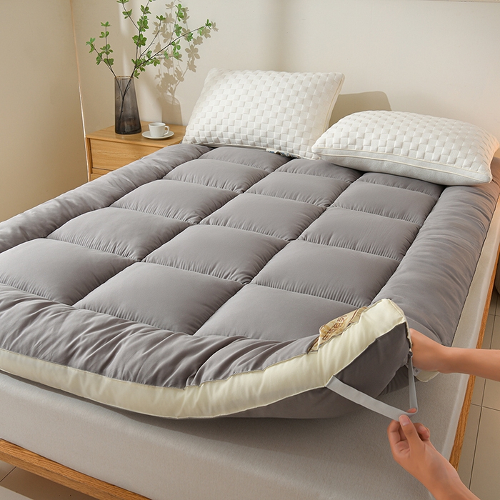 91家纺网 家纺一手货源 找家纺 预言家纺 2025新款黄边立体床垫床褥系列 黄边灰