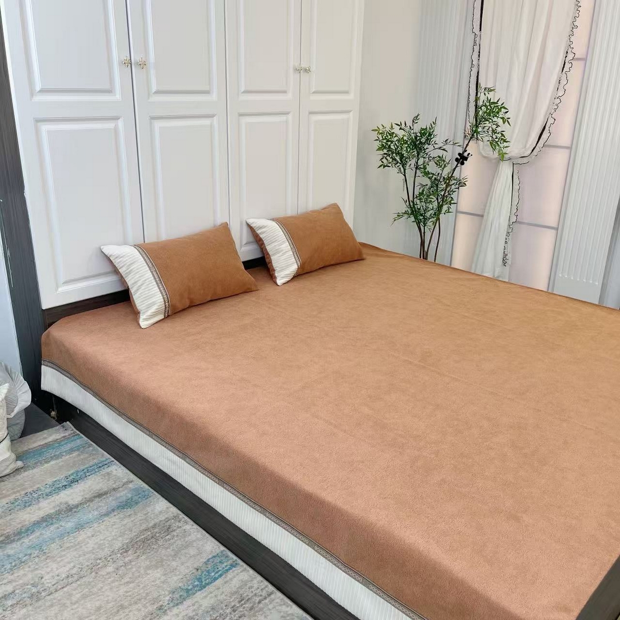 91家纺网 家纺一手货源 找家纺 （总）暖木杨 2025新款雪尼尔榻榻米床盖炕盖防滑床盖柔软亲肤简约可定制尺寸-奶茶