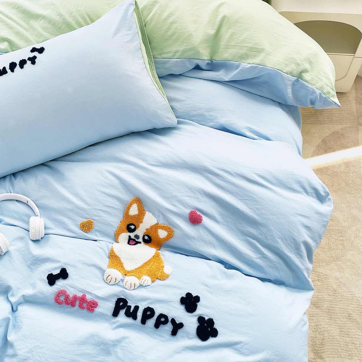 91家纺网 家纺一手货源 找家纺 三叁三 2025新款亲肤云柔水洗棉卡通毛巾绣四件套 可爱狗-蓝