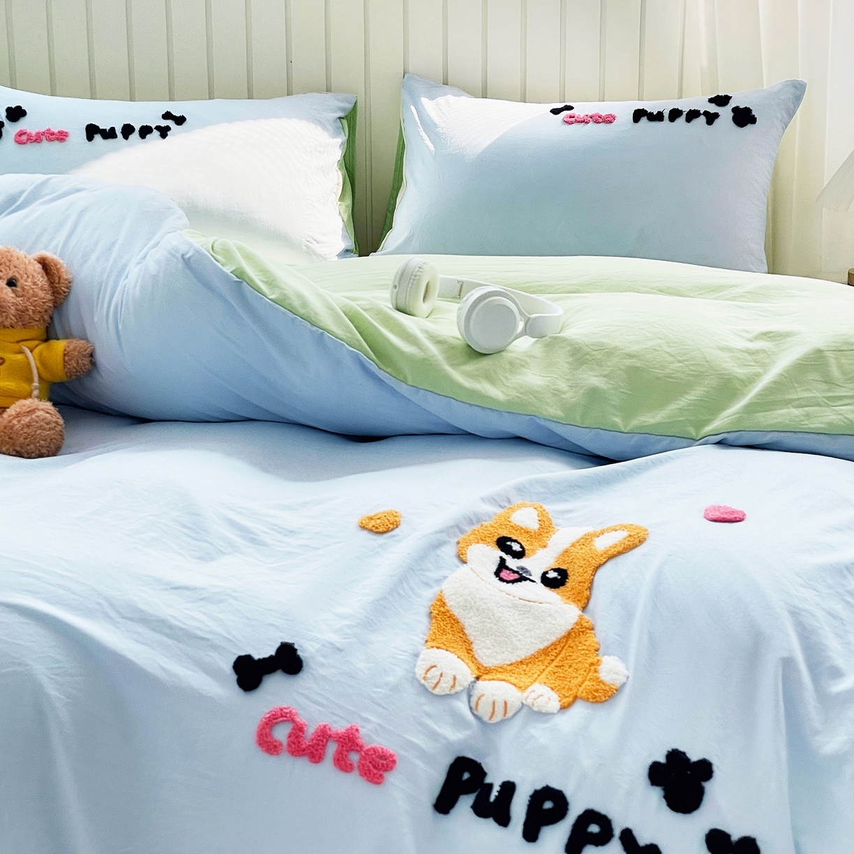 91家纺网 家纺一手货源 找家纺 三叁三 2025新款亲肤云柔水洗棉卡通毛巾绣四件套 可爱狗-蓝