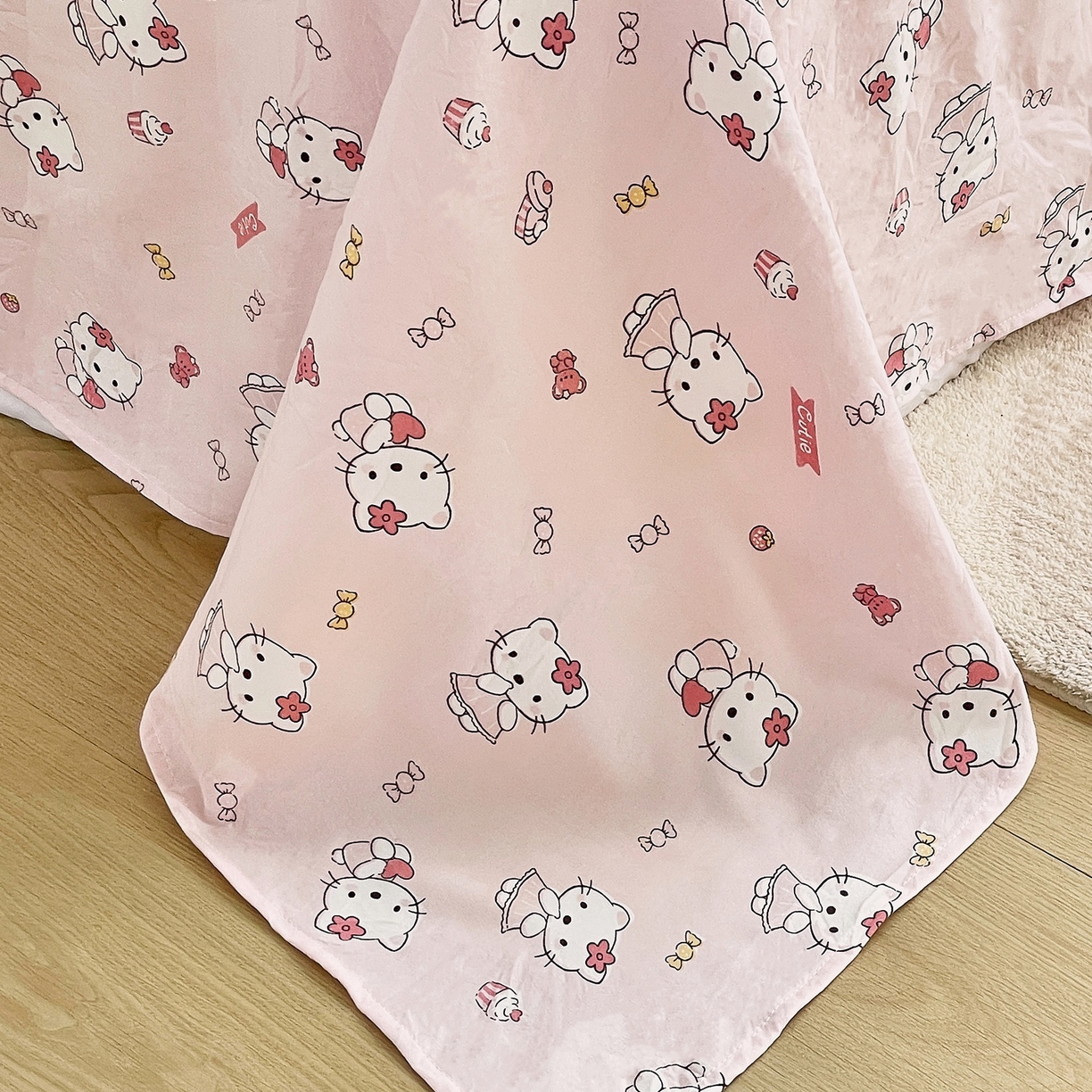 91家纺网 家纺一手货源 找家纺 三叁三 2025新款亲肤云柔水洗棉卡通毛巾绣四件套 喵喵鱼-浅黄