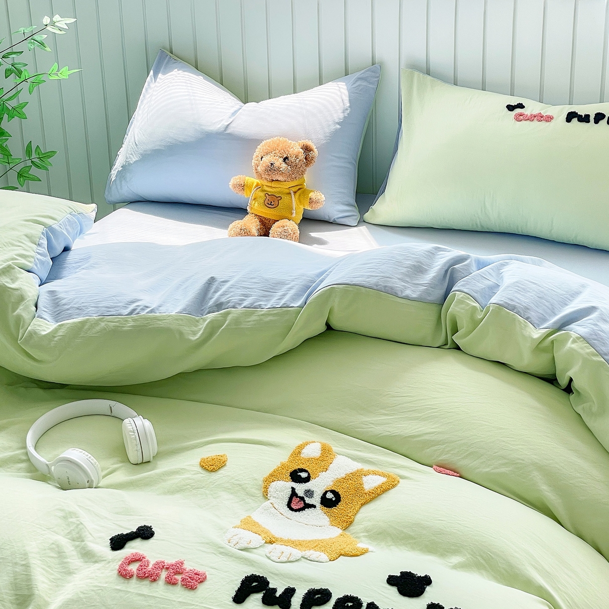 91家纺网 家纺一手货源 找家纺 三叁三 2025新款亲肤云柔水洗棉卡通毛巾绣四件套 可爱狗-绿