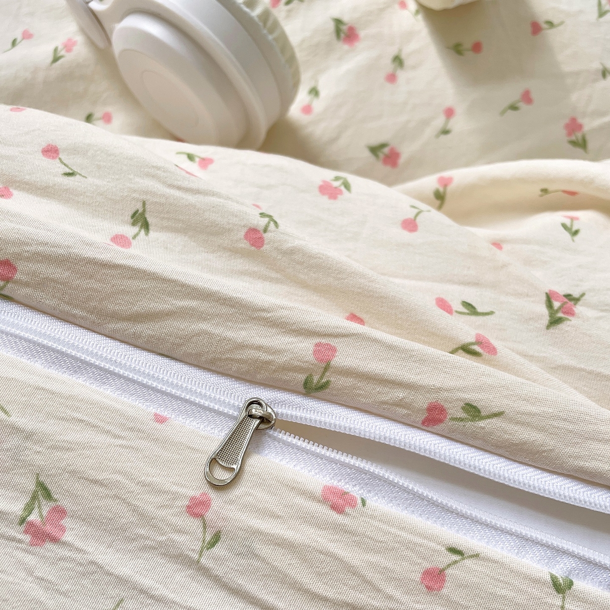 91家纺网 家纺一手货源 找家纺 三叁三 2025新款亲肤云柔水洗棉卡通毛巾绣四件套 喵喵鱼-杏色