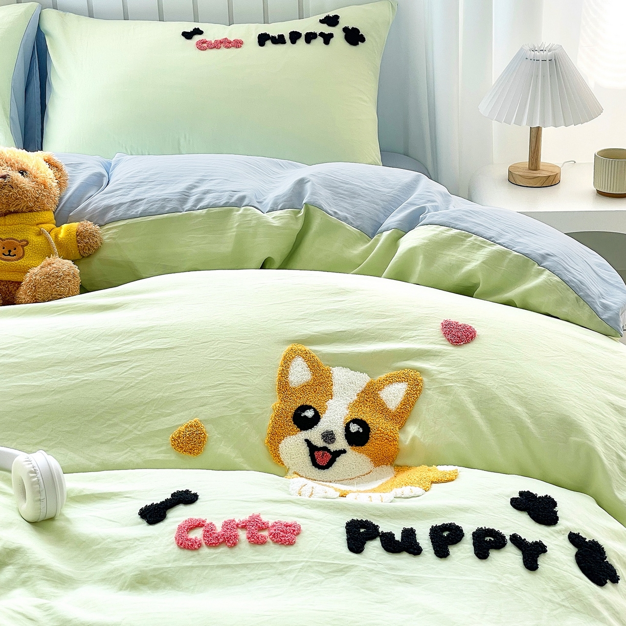 91家纺网 家纺一手货源 找家纺 三叁三 2025新款亲肤云柔水洗棉卡通毛巾绣四件套 可爱狗-绿