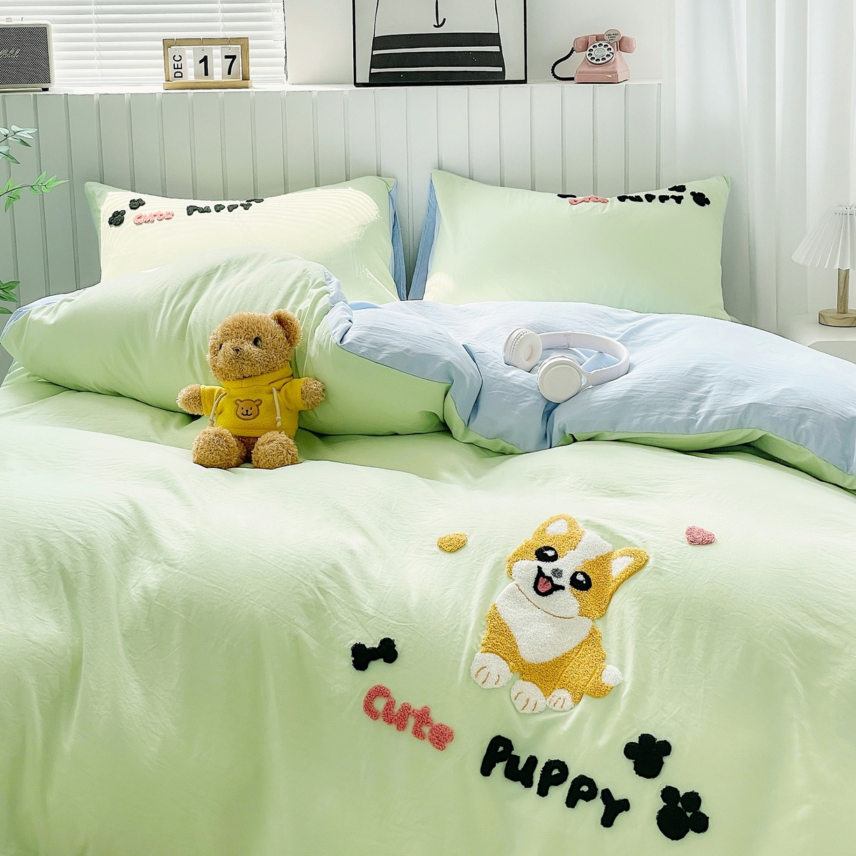 91家纺网 家纺一手货源 找家纺 三叁三 2025新款亲肤云柔水洗棉卡通毛巾绣四件套 可爱狗-绿