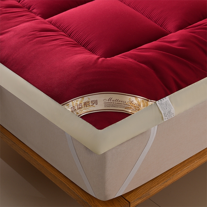 91家纺网 家纺一手货源 找家纺 预言家纺 2025新款黄边立体床垫床褥系列 黄边酒红