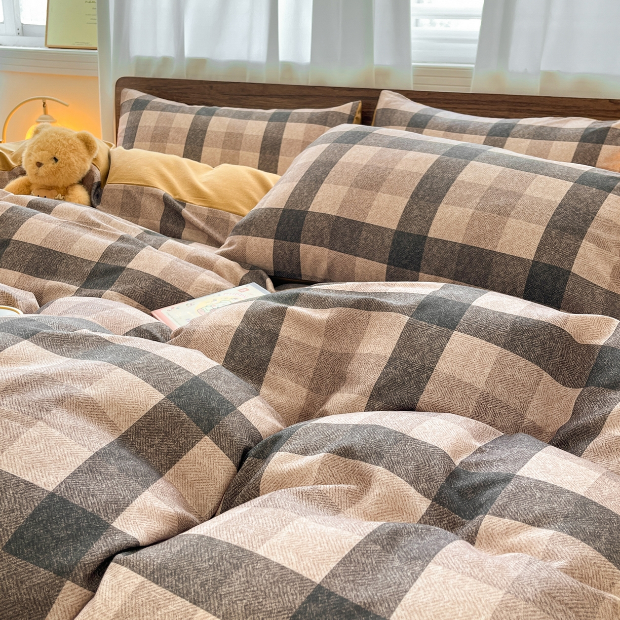 91家纺网 家纺一手货源 找家纺 典曼家纺 2025新款原棉磨毛印花四件套 朗格-咖