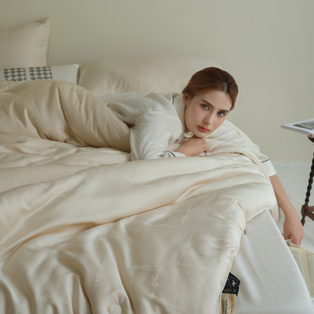 91家纺网 家纺一手货源 找家纺 （总）桂雅居 2025新款金糯羊-凯斯米尔羊毛蚕丝提花被被子被芯