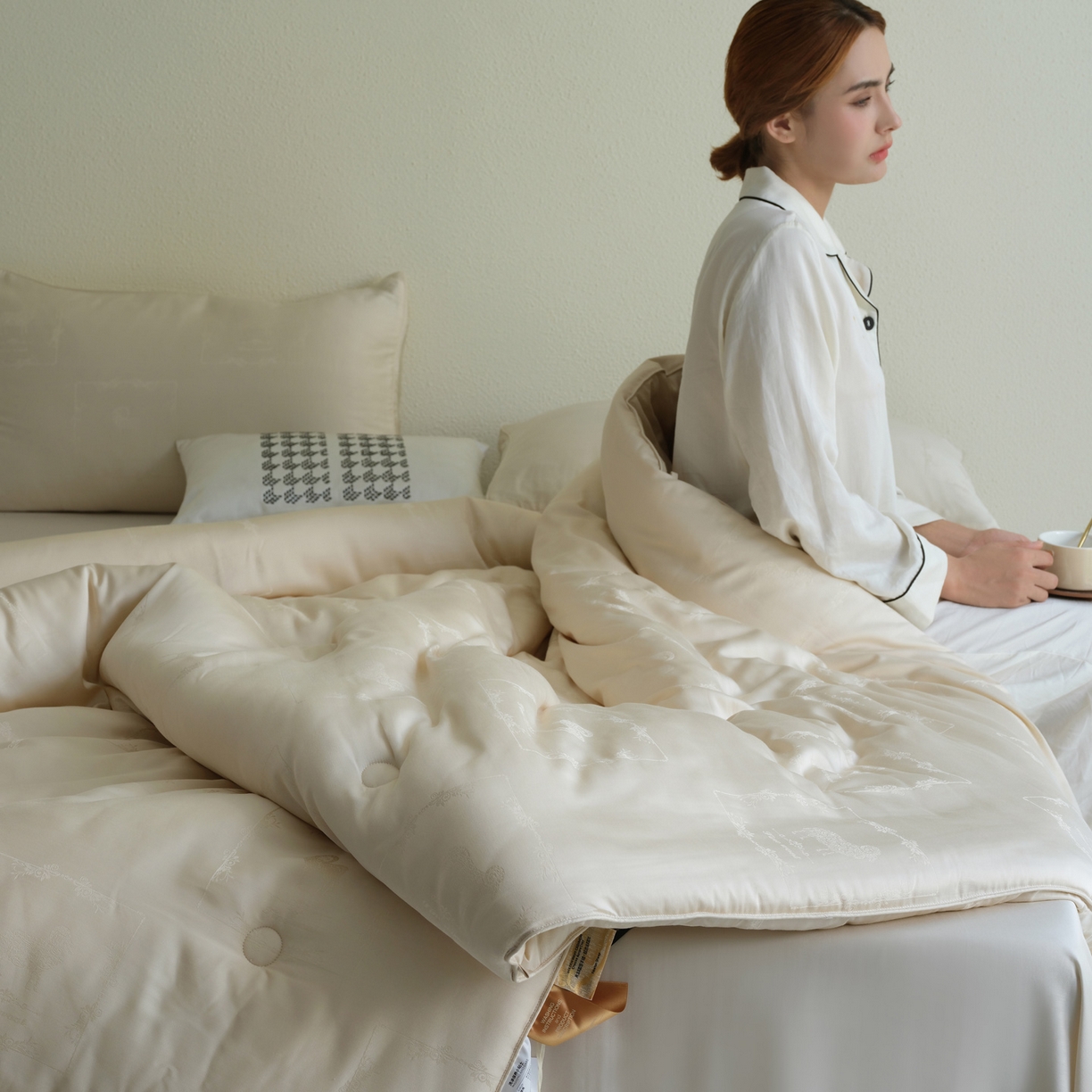 91家纺网 家纺一手货源 找家纺 （总）桂雅居 2025新款金糯羊-凯斯米尔羊毛蚕丝提花被被子被芯