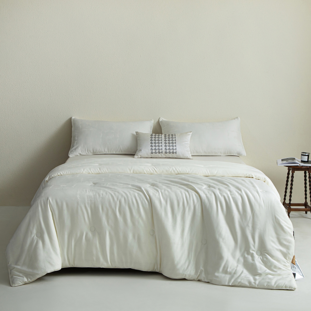 91家纺网 家纺一手货源 找家纺 （总）桂雅居 2025新款金糯羊-凯斯米尔羊毛蚕丝提花被被子被芯