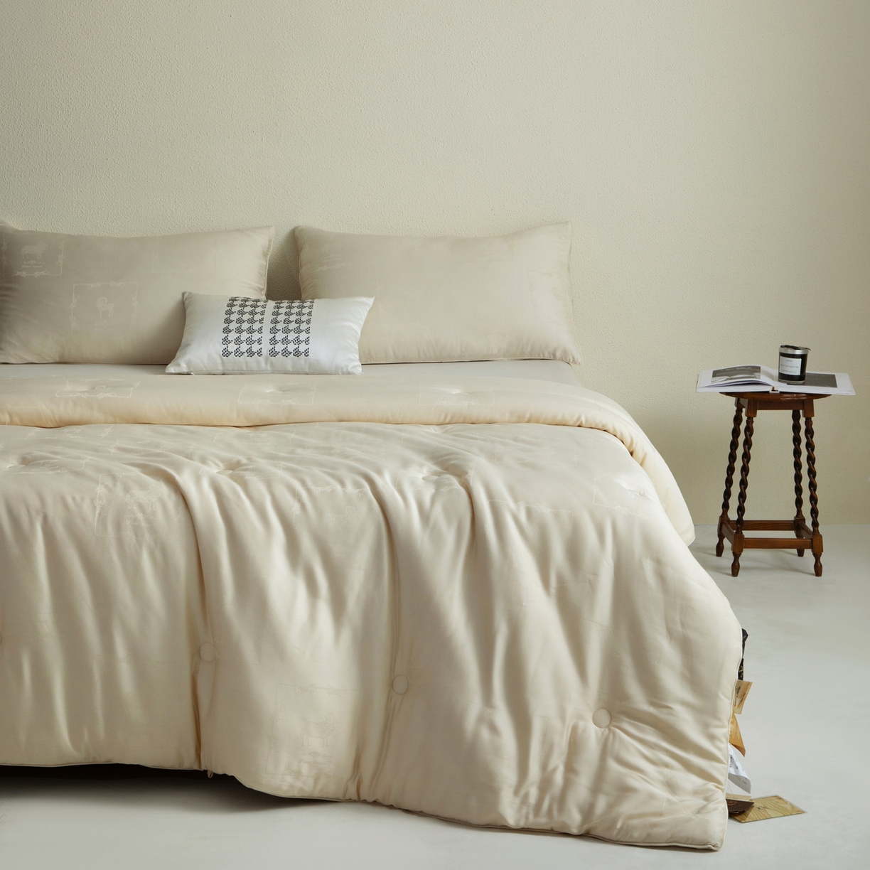 91家纺网 家纺一手货源 找家纺 （总）桂雅居 2025新款金糯羊-凯斯米尔羊毛蚕丝提花被被子被芯