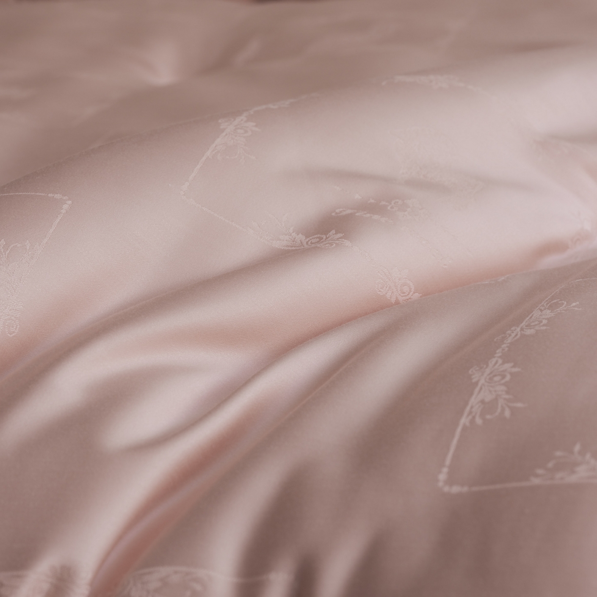 91家纺网 家纺一手货源 找家纺 桂雅居 2025新款金糯羊-凯斯米尔羊毛蚕丝提花被被子被芯 雾绒粉