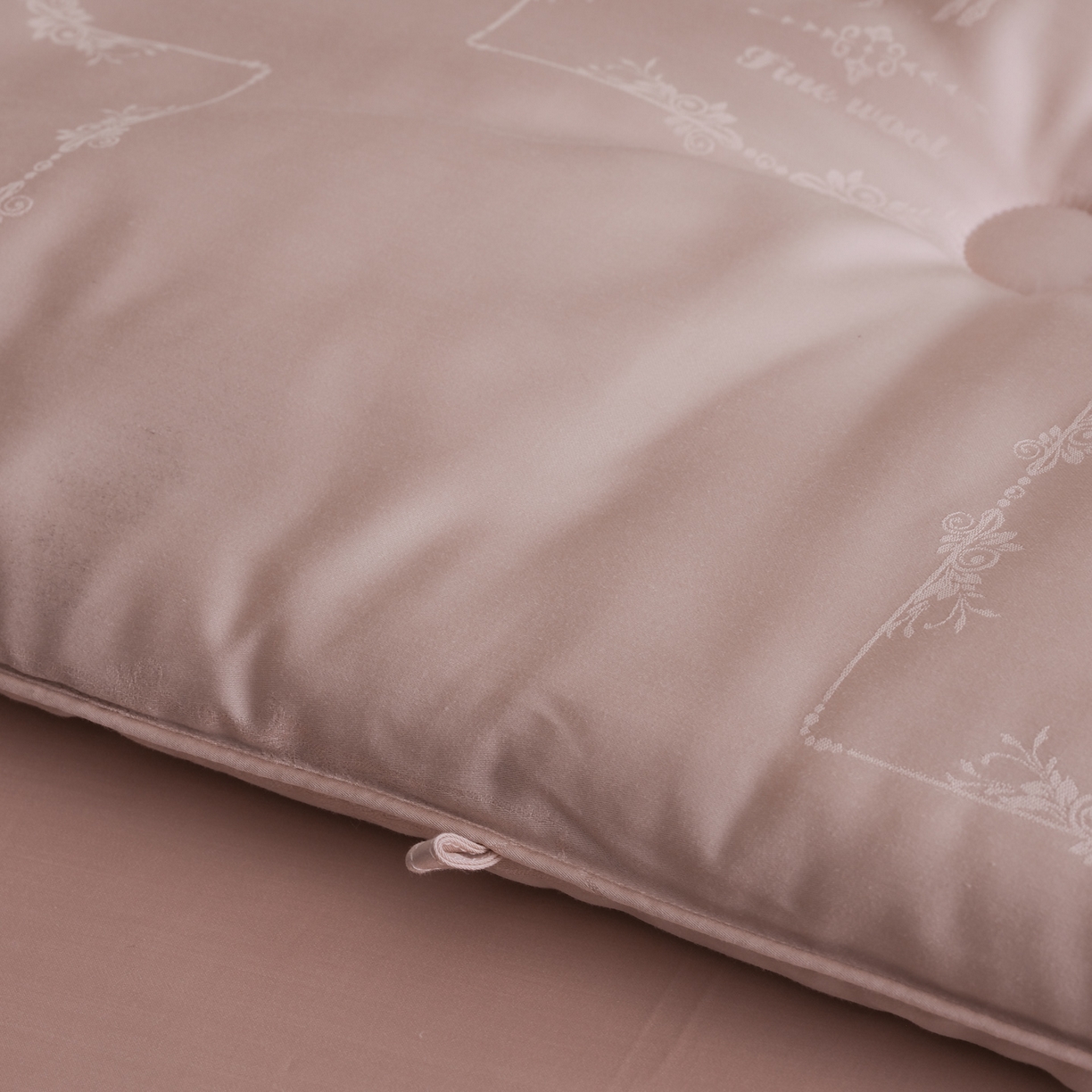 91家纺网 家纺一手货源 找家纺 桂雅居 2025新款金糯羊-凯斯米尔羊毛蚕丝提花被被子被芯 雾绒粉