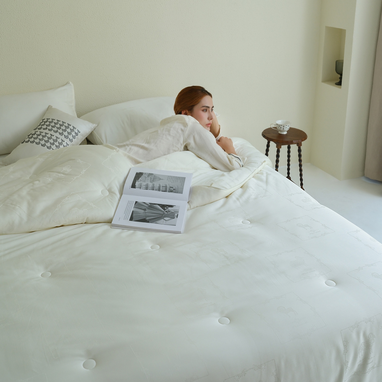 91家纺网 家纺一手货源 找家纺 桂雅居 2025新款金糯羊-凯斯米尔羊毛蚕丝提花被被子被芯 浅米白