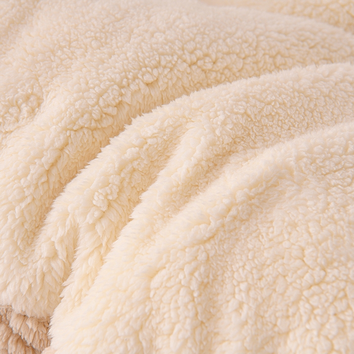 91家纺网 家纺一手货源 找家纺 预言家纺 2025新款提花双面绒冬被系列 双面绒卡其