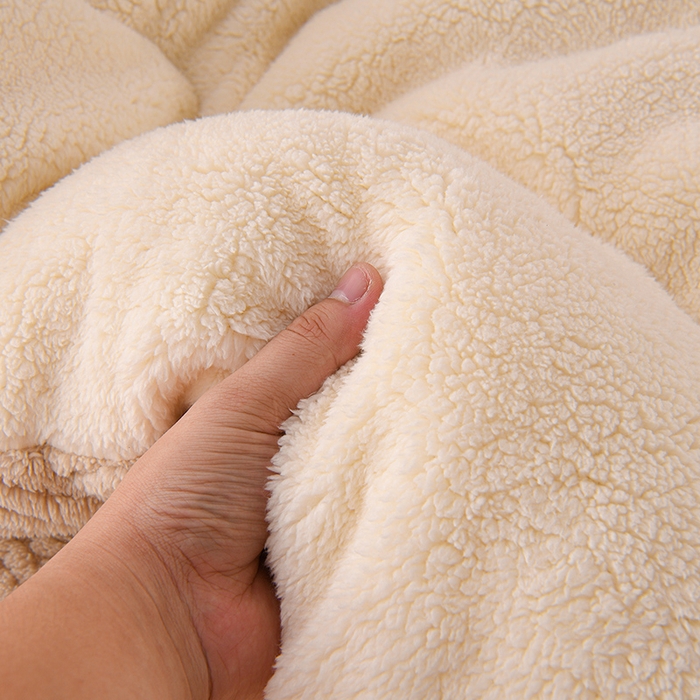 91家纺网 家纺一手货源 找家纺 预言家纺 2025新款提花双面绒冬被系列 双面绒卡其