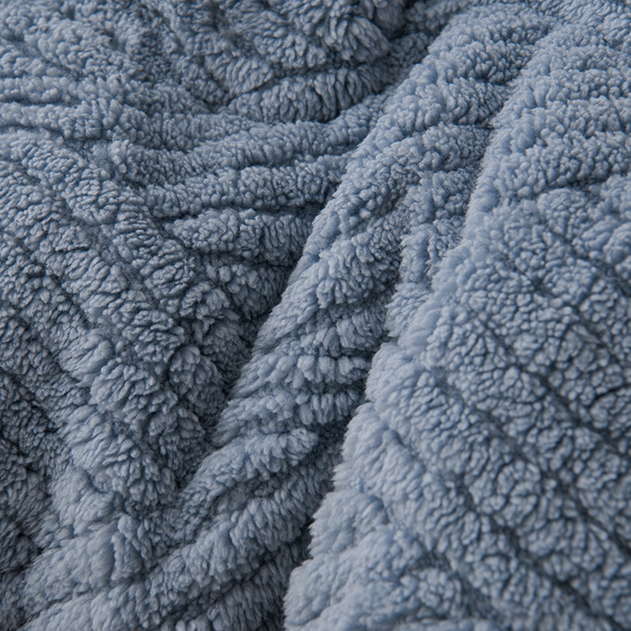 91家纺网 家纺一手货源 找家纺 预言家纺 2025新款提花双面绒冬被系列 双面绒蓝灰