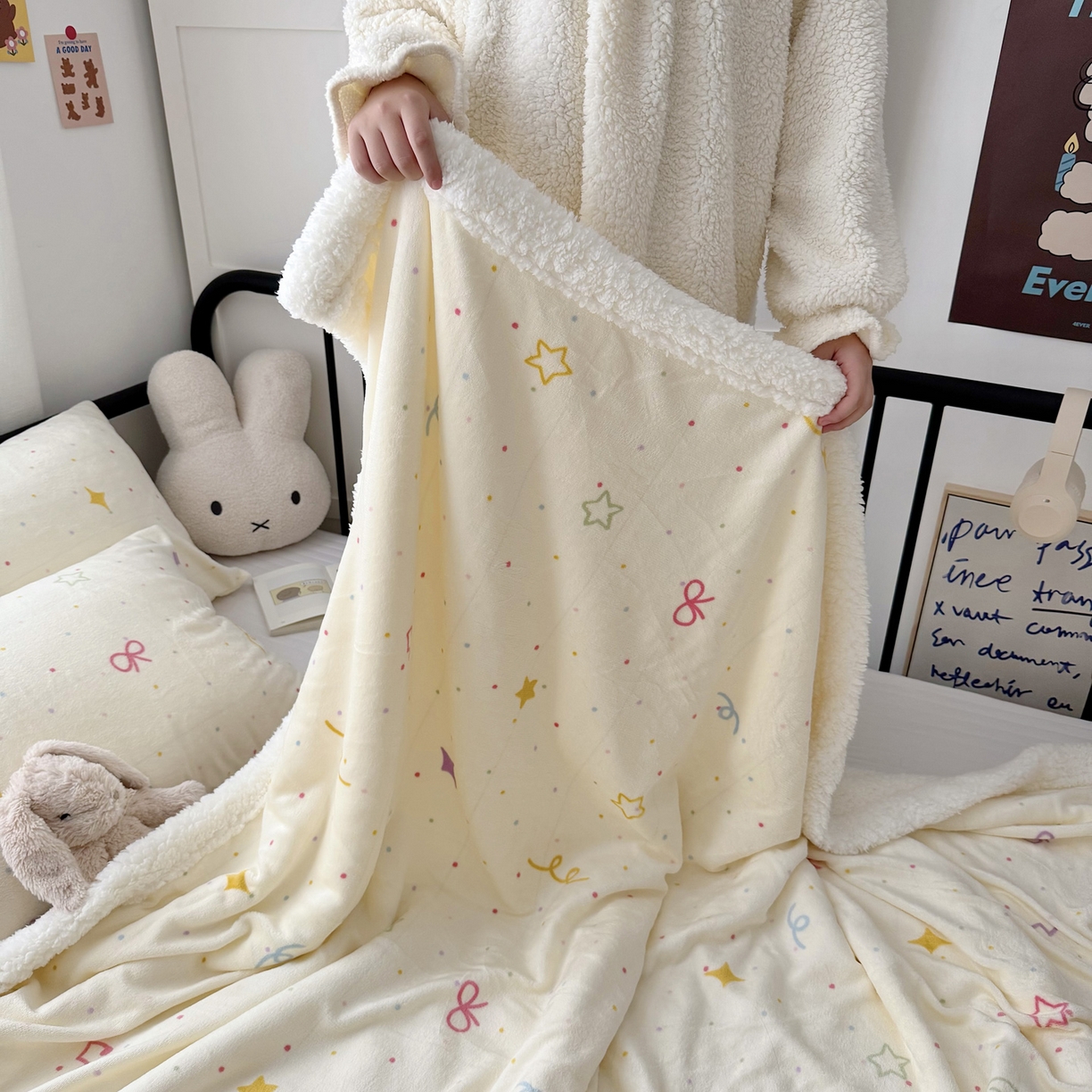 91家纺网 家纺一手货源 找家纺 航途席业 2025新款200g牛奶绒羊羔绒毛毯 彩色波点