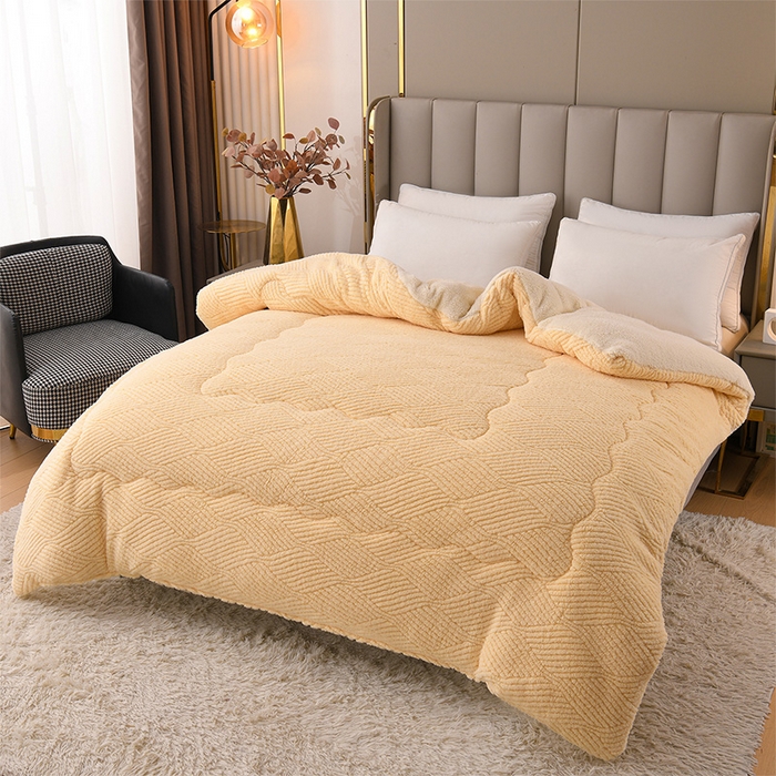 91家纺网 家纺一手货源 找家纺 预言家纺 2025新款提花双面绒冬被系列 双面绒米黄