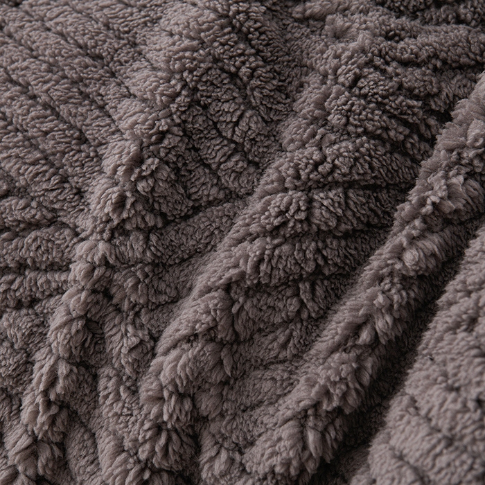 91家纺网 家纺一手货源 找家纺 预言家纺 2025新款提花双面绒冬被系列 双面绒深灰