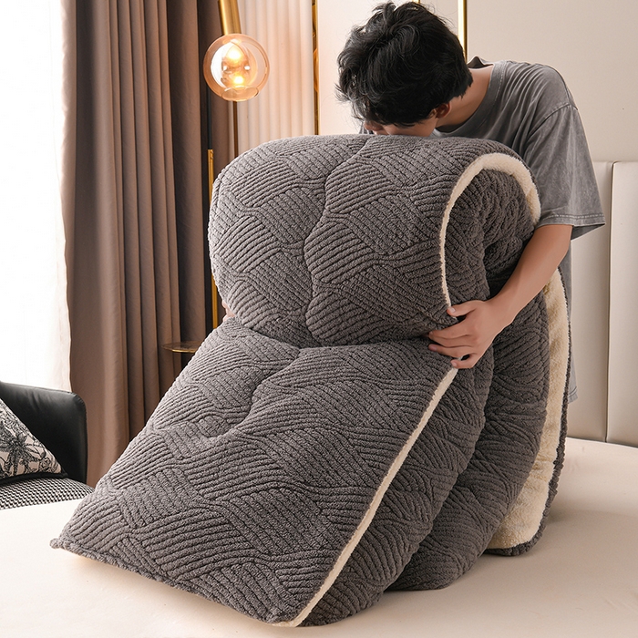 91家纺网 家纺一手货源 找家纺 预言家纺 2025新款提花双面绒冬被系列 双面绒深灰