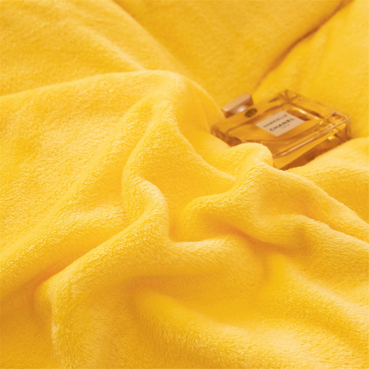 91家纺网 家纺一手货源 找家纺 兰紫橙家纺 2025新款双面绒纯色双拼牛奶绒四件套 鹅黄+浅灰