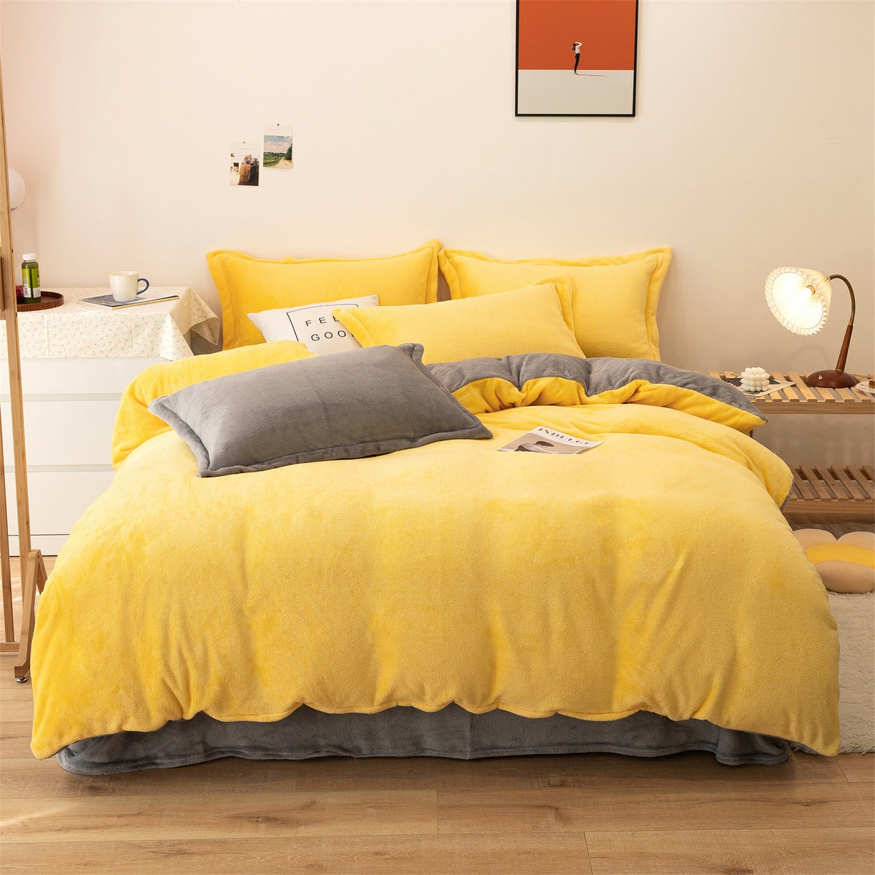 91家纺网 家纺一手货源 找家纺 兰紫橙家纺 2025新款双面绒纯色双拼牛奶绒四件套 鹅黄+浅灰