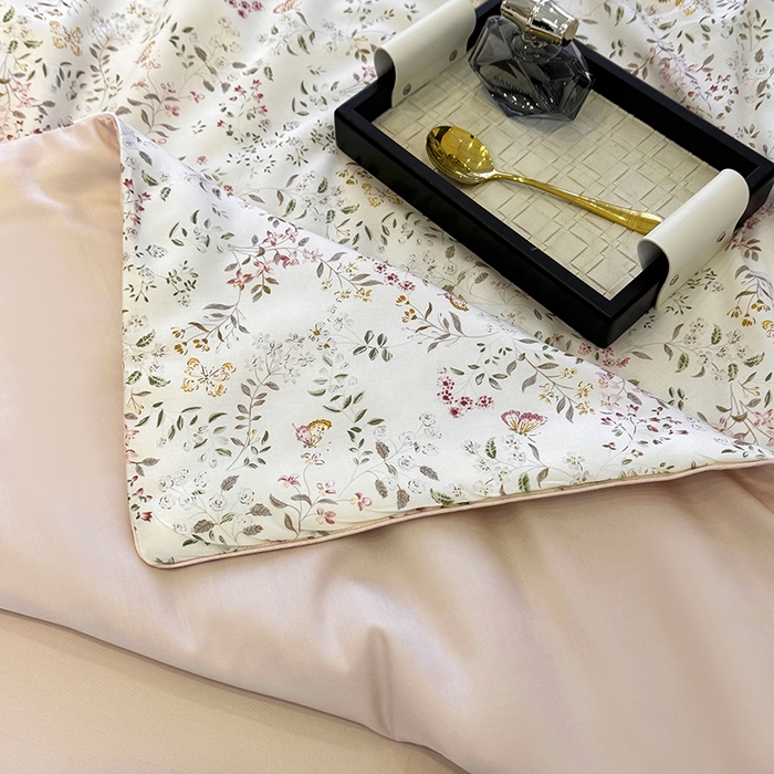 91家纺网 家纺一手货源 找家纺 梵克保罗 2025春夏新品莱赛尔天丝数码印花嵌绳单夏被 吟禾暮