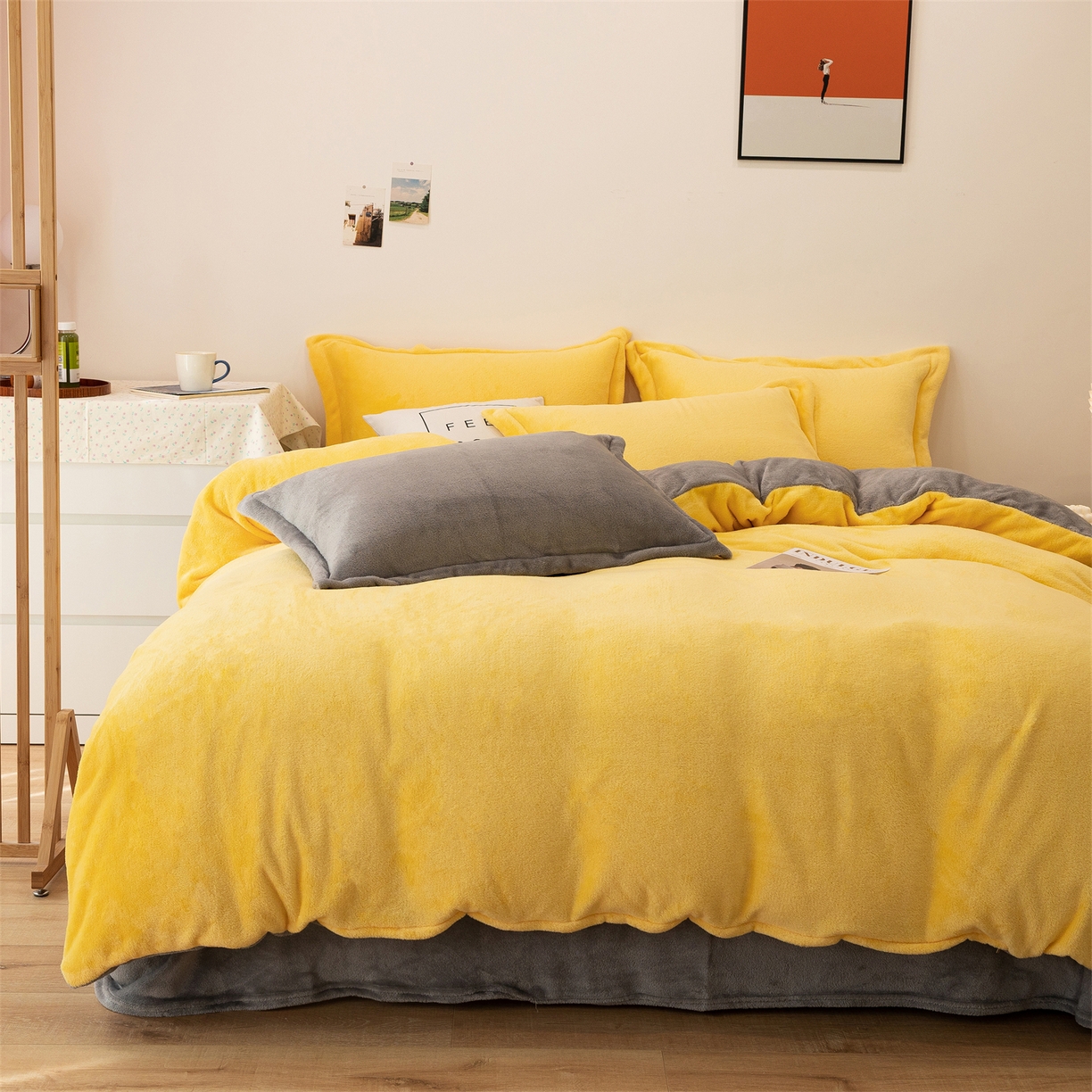 91家纺网 家纺一手货源 找家纺 兰紫橙家纺 2025新款双面绒纯色双拼牛奶绒四件套 鹅黄+浅灰