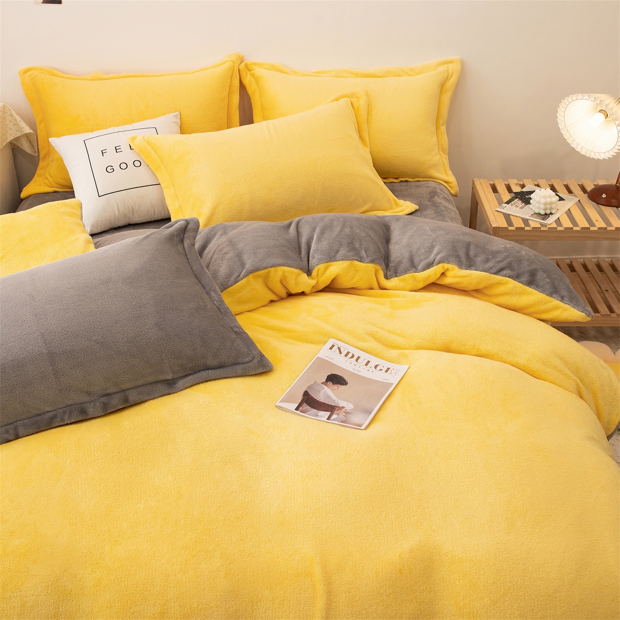 91家纺网 家纺一手货源 找家纺 兰紫橙家纺 2025新款双面绒纯色双拼牛奶绒四件套 鹅黄+浅灰