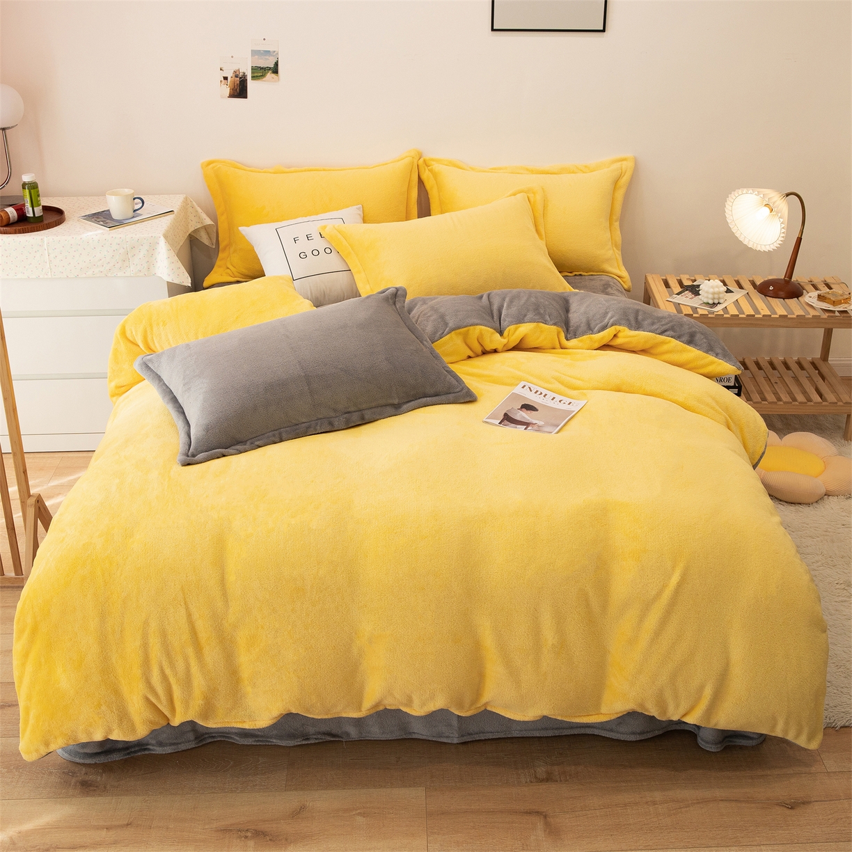 91家纺网 家纺一手货源 找家纺 兰紫橙家纺 2025新款双面绒纯色双拼牛奶绒四件套 鹅黄+浅灰