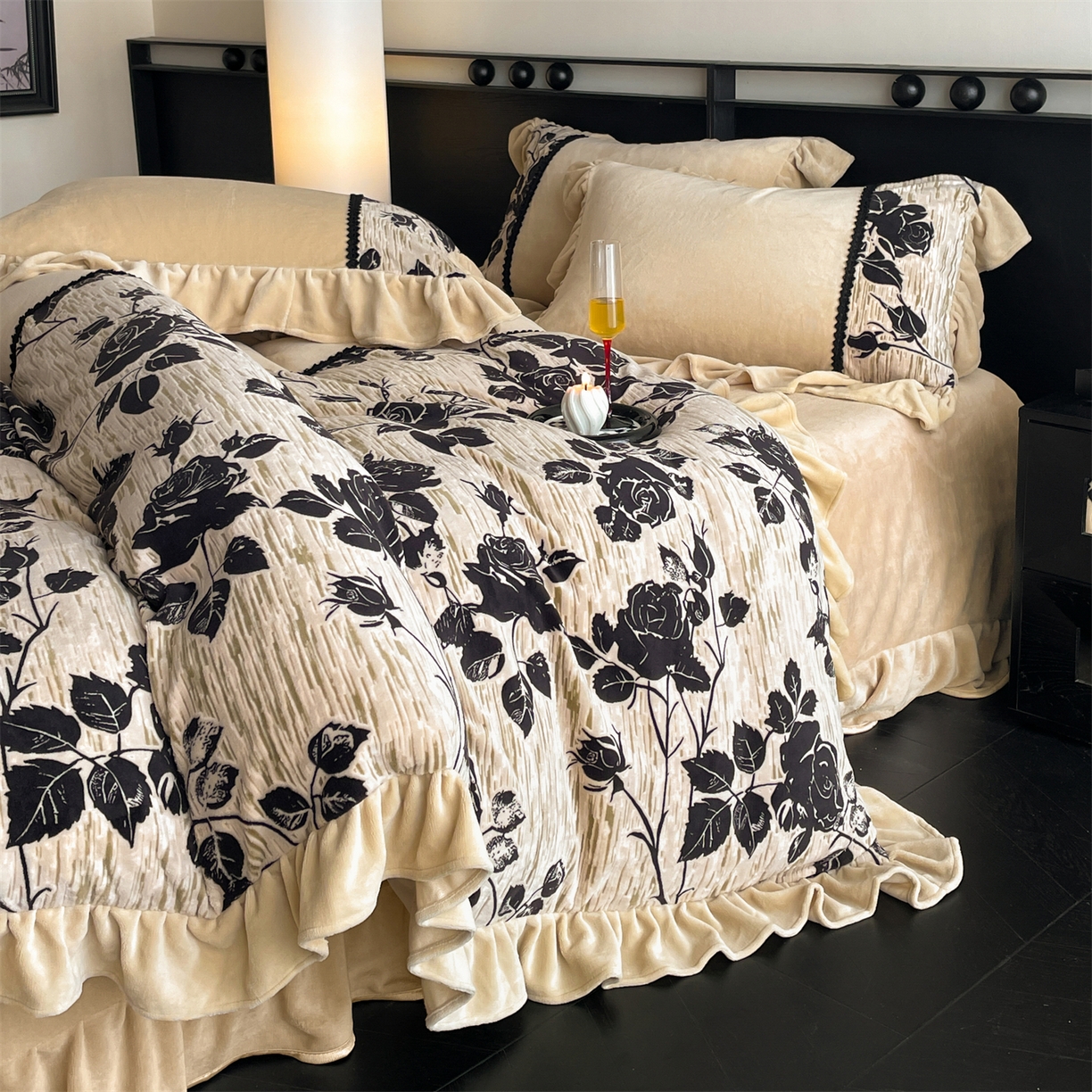 91家纺网 家纺一手货源 找家纺 慕木家纺 2025新款A类高克重高端雕花烂花AB版工艺款拼接四件套绮梦系列(直播热款) 玫瑰眠窝