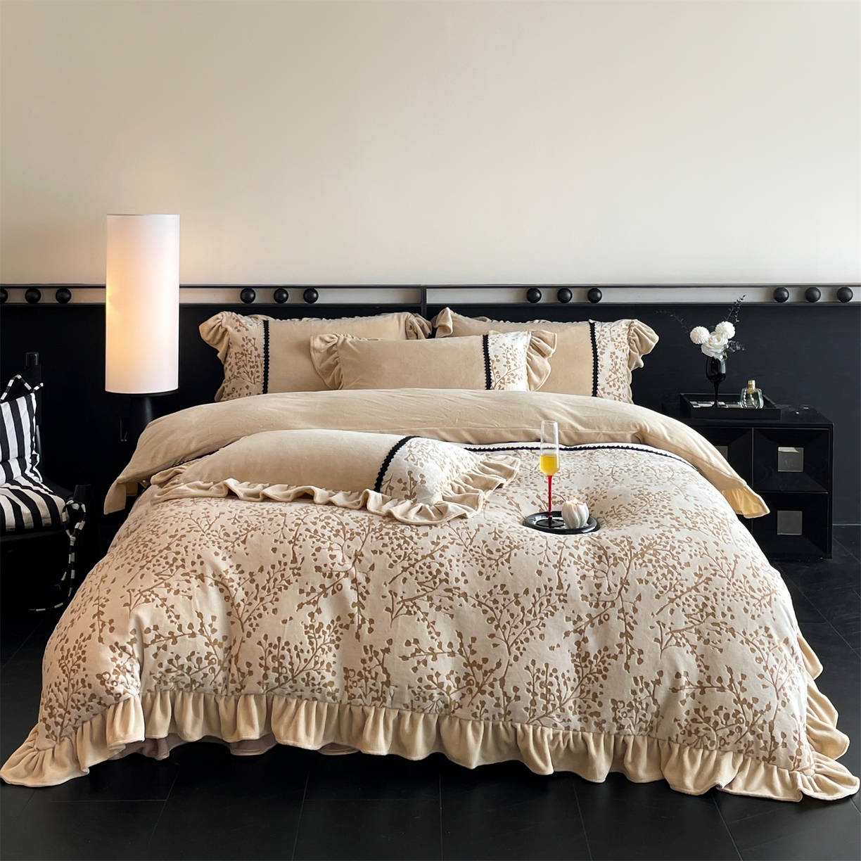 91家纺网 家纺一手货源 找家纺 慕木家纺 2025新款A类高克重高端雕花烂花AB版工艺款拼接四件套绮梦系列(直播热款) 繁花枝影-咖