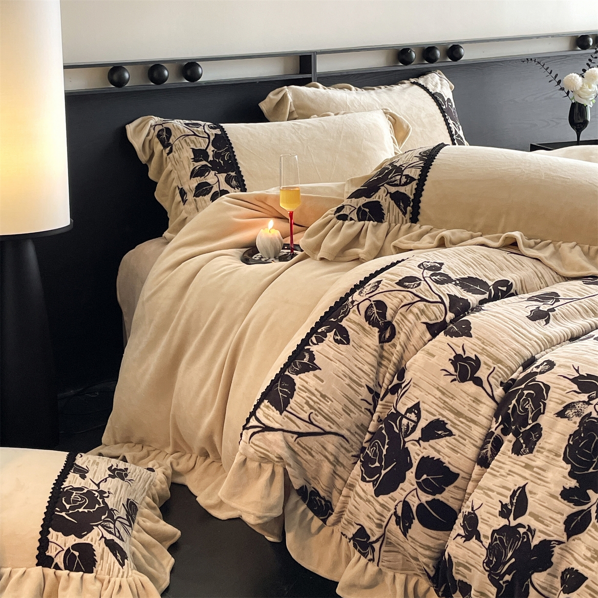 91家纺网 家纺一手货源 找家纺 慕木家纺 2025新款A类高克重高端雕花烂花AB版工艺款拼接四件套绮梦系列(直播热款) 玫瑰眠窝