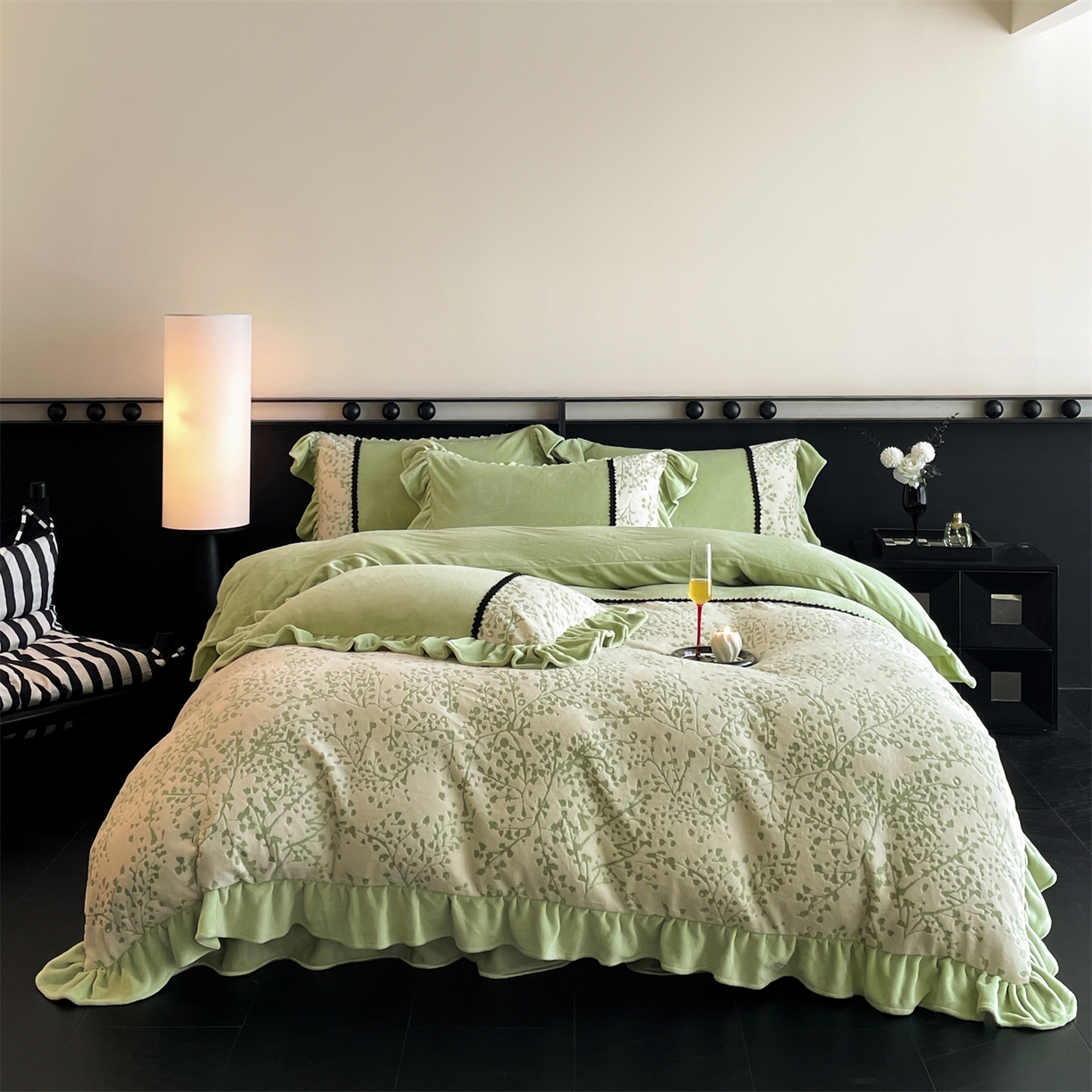 91家纺网 家纺一手货源 找家纺 慕木家纺 2025新款A类高克重高端雕花烂花AB版工艺款拼接四件套绮梦系列(直播热款) 繁花枝影-绿