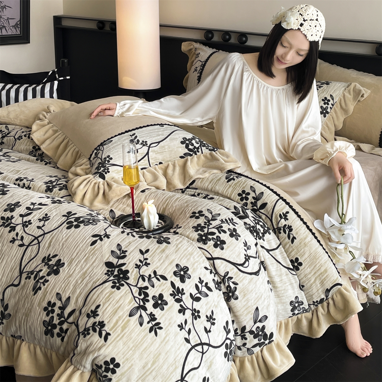 91家纺网 家纺一手货源 找家纺 慕木家纺 2025新款A类高克重高端雕花烂花AB版工艺款拼接四件套绮梦系列(直播热款) 漫朔花藤