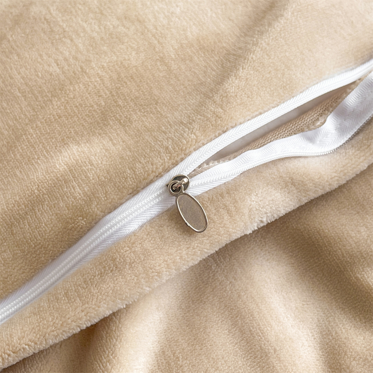 91家纺网 家纺一手货源 找家纺 慕木家纺 2025新款A类高克重高端雕花烂花AB版工艺款拼接四件套绮梦系列(直播热款) 繁花枝影-咖