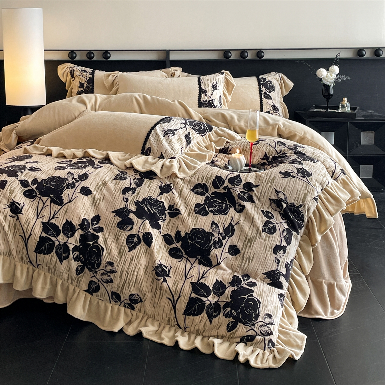 91家纺网 家纺一手货源 找家纺 慕木家纺 2025新款A类高克重高端雕花烂花AB版工艺款拼接四件套绮梦系列(直播热款) 玫瑰眠窝