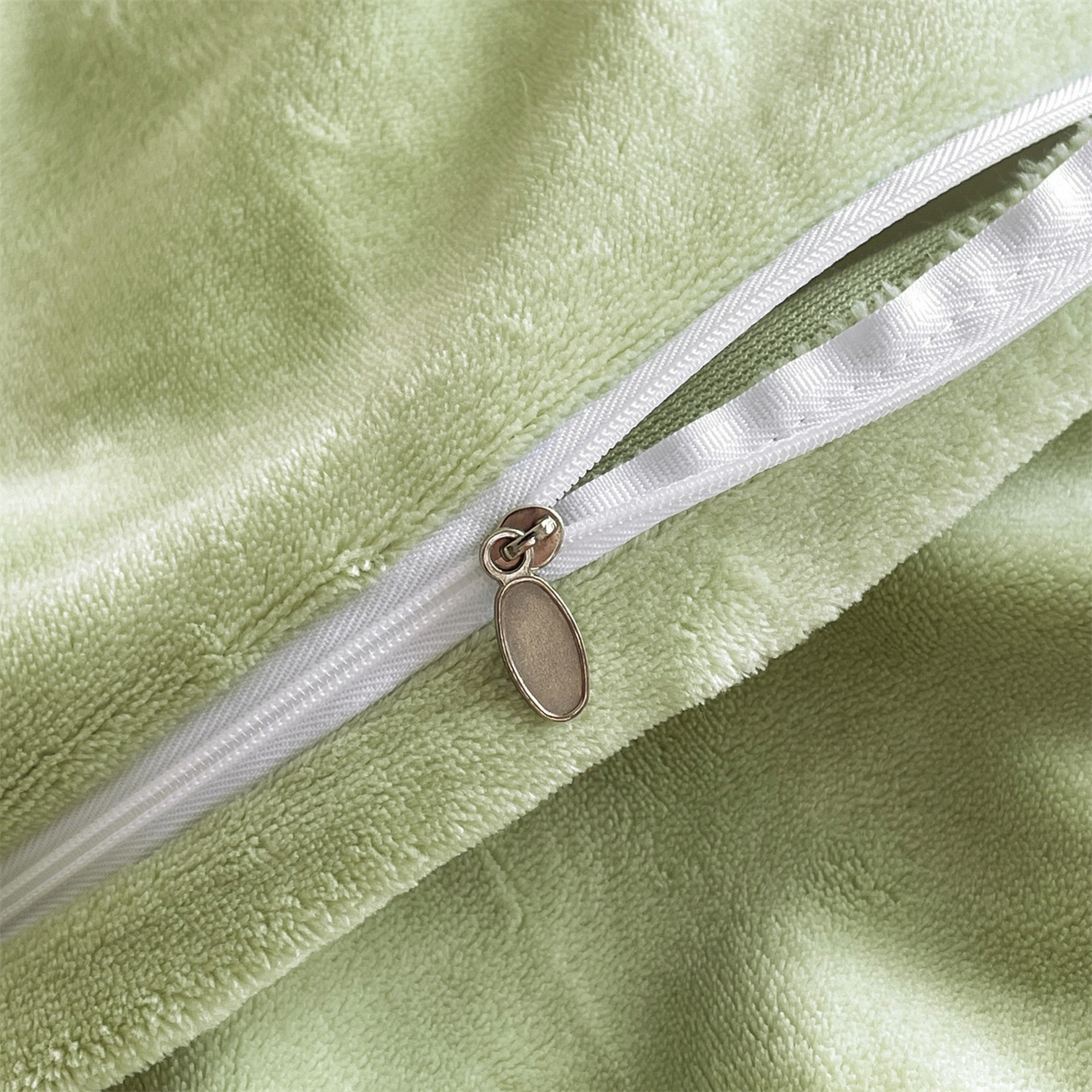 91家纺网 家纺一手货源 找家纺 慕木家纺 2025新款A类高克重高端雕花烂花AB版工艺款拼接四件套绮梦系列(直播热款) 繁花枝影-绿