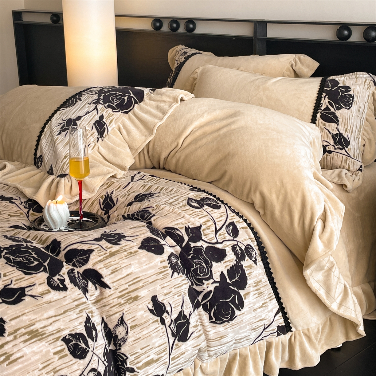 91家纺网 家纺一手货源 找家纺 慕木家纺 2025新款A类高克重高端雕花烂花AB版工艺款拼接四件套绮梦系列(直播热款) 玫瑰眠窝