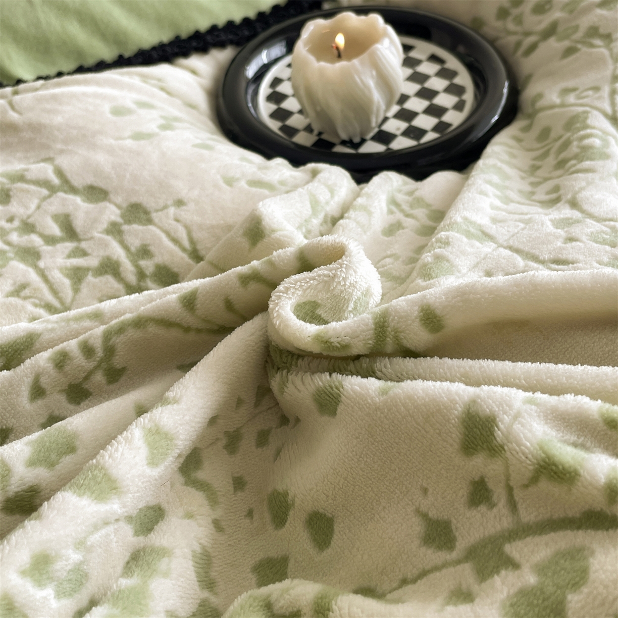 91家纺网 家纺一手货源 找家纺 慕木家纺 2025新款A类高克重高端雕花烂花AB版工艺款拼接四件套绮梦系列(直播热款) 繁花枝影-绿