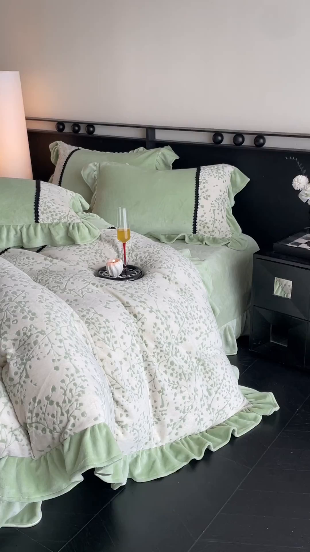 91家纺网 家纺一手货源 找家纺 慕木家纺 2025新款A类高克重高端雕花烂花AB版工艺款拼接四件套绮梦系列(直播热款) 繁花枝影-绿